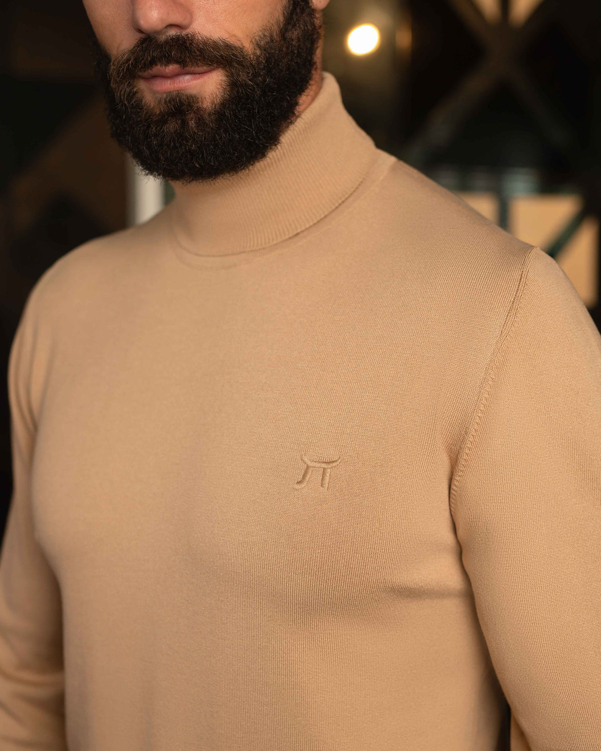 LAZARE™ CLASSIC ROLLNECK - WHITE COFFEE