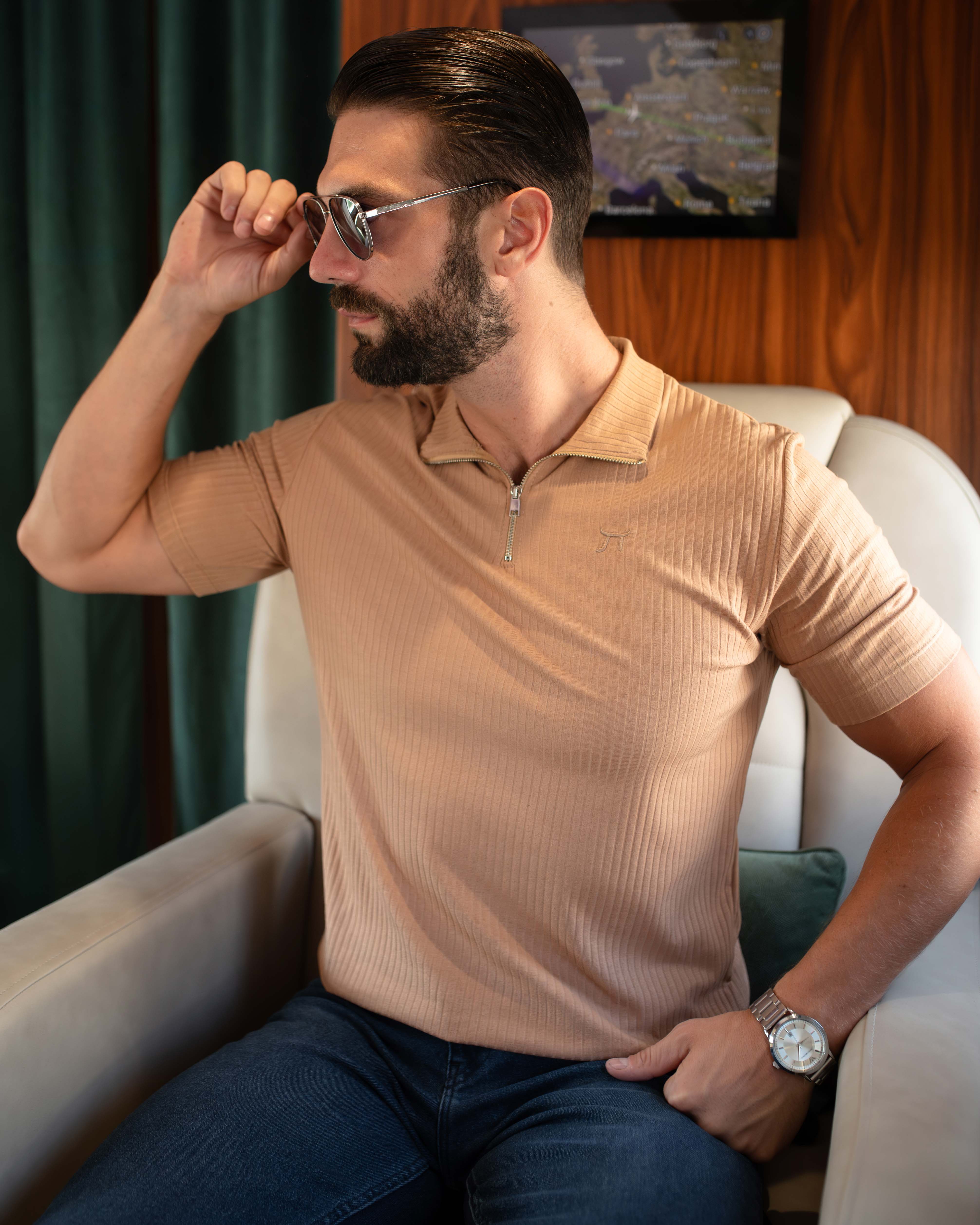 LAZARE™ APOLLO LINES ROLLZIP T-SHIRT - CAMEL