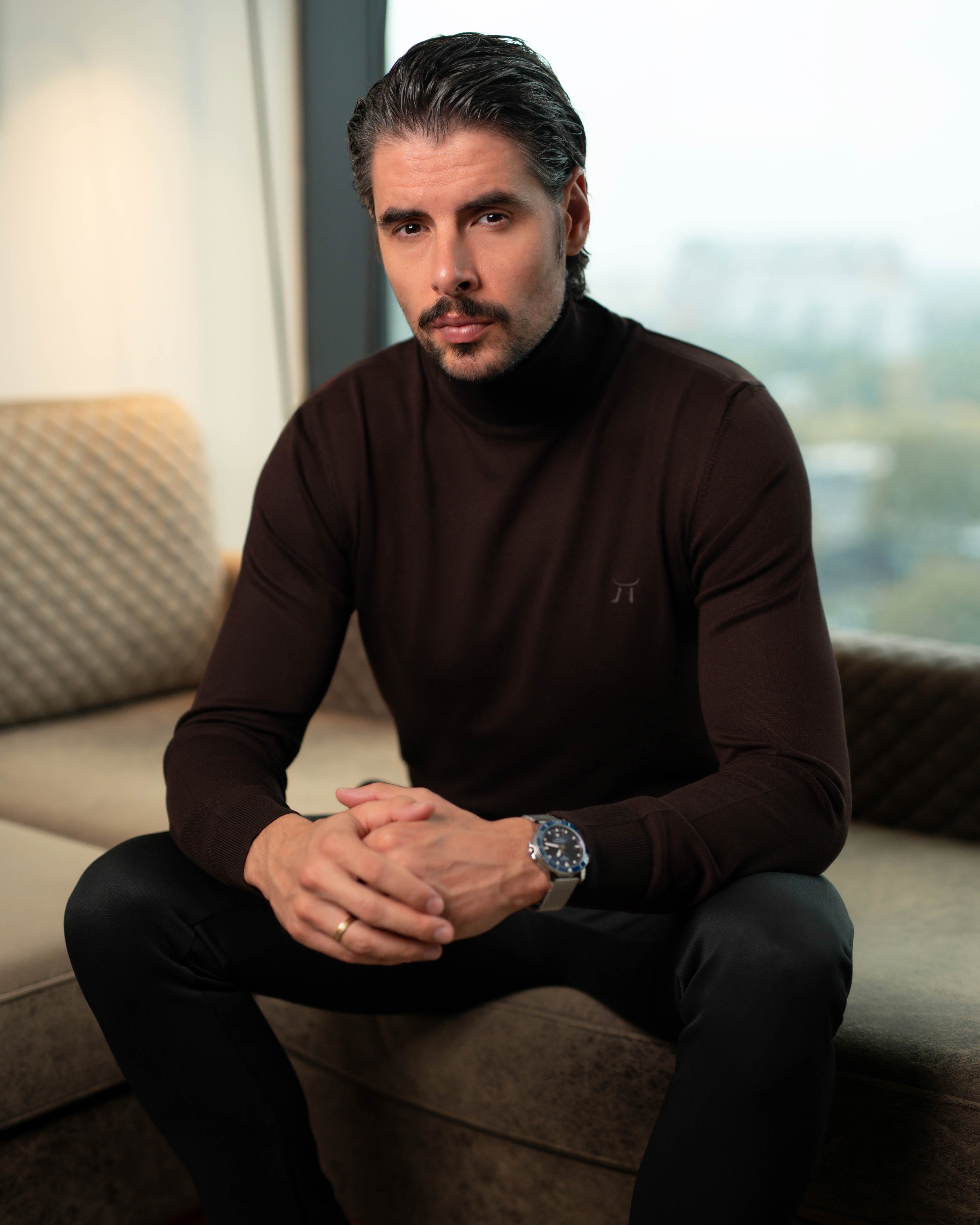 LAZARE™ CLASSIC ROLLNECK - DARK BROWN