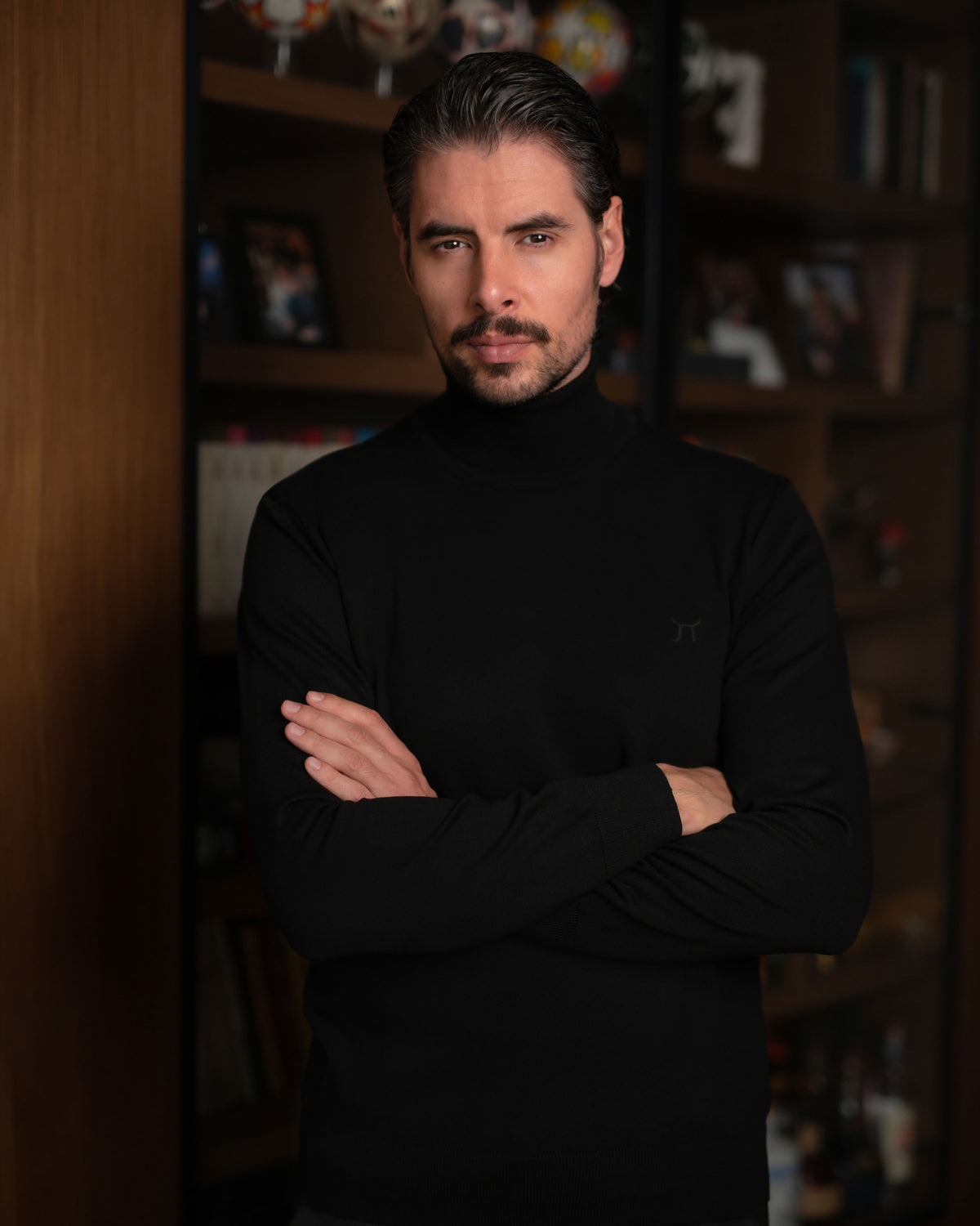 LAZARE™ CLASSIC ROLLNECK - BLACK