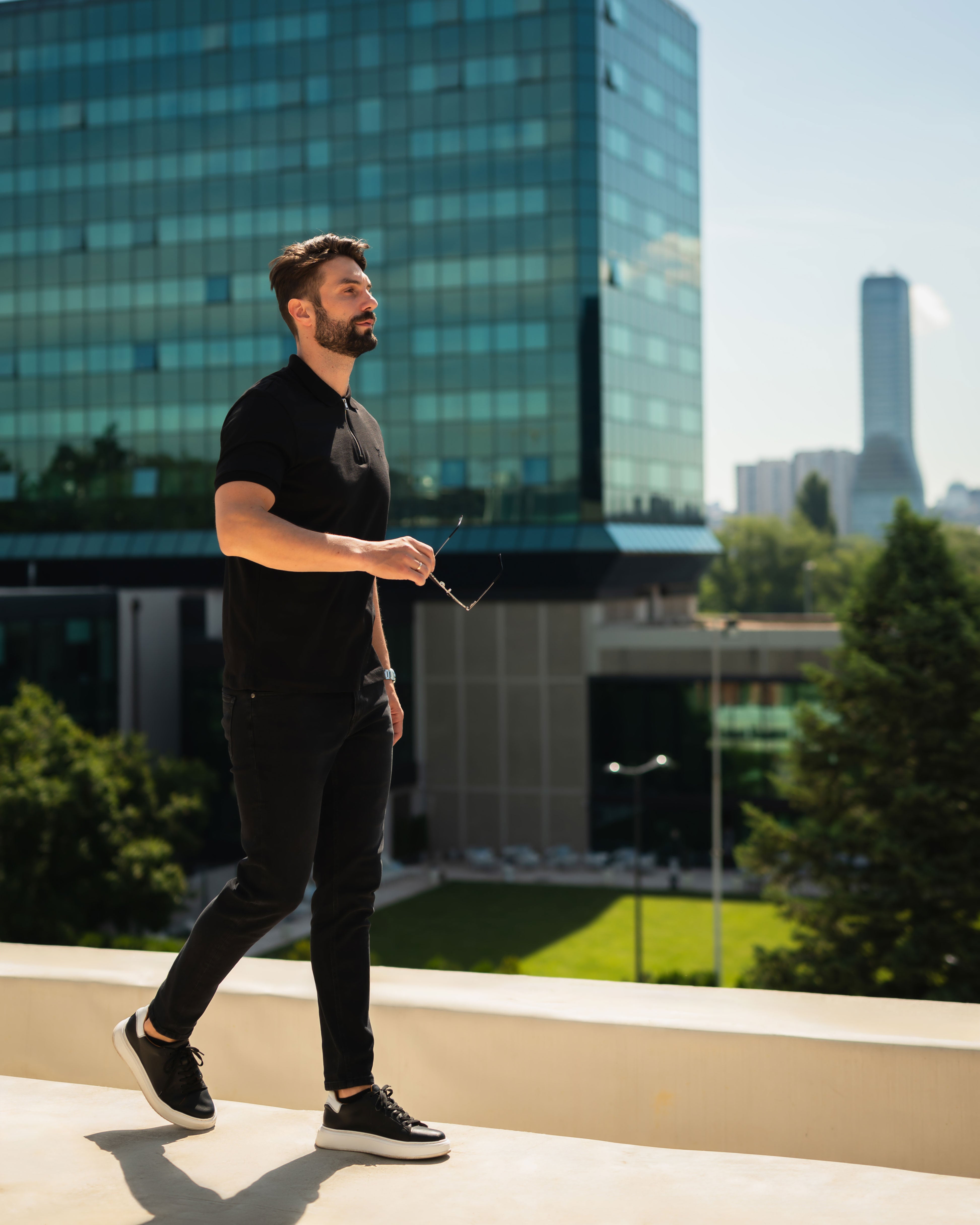 LAZARE™ RIVIERA ZIP POLO - BLACK