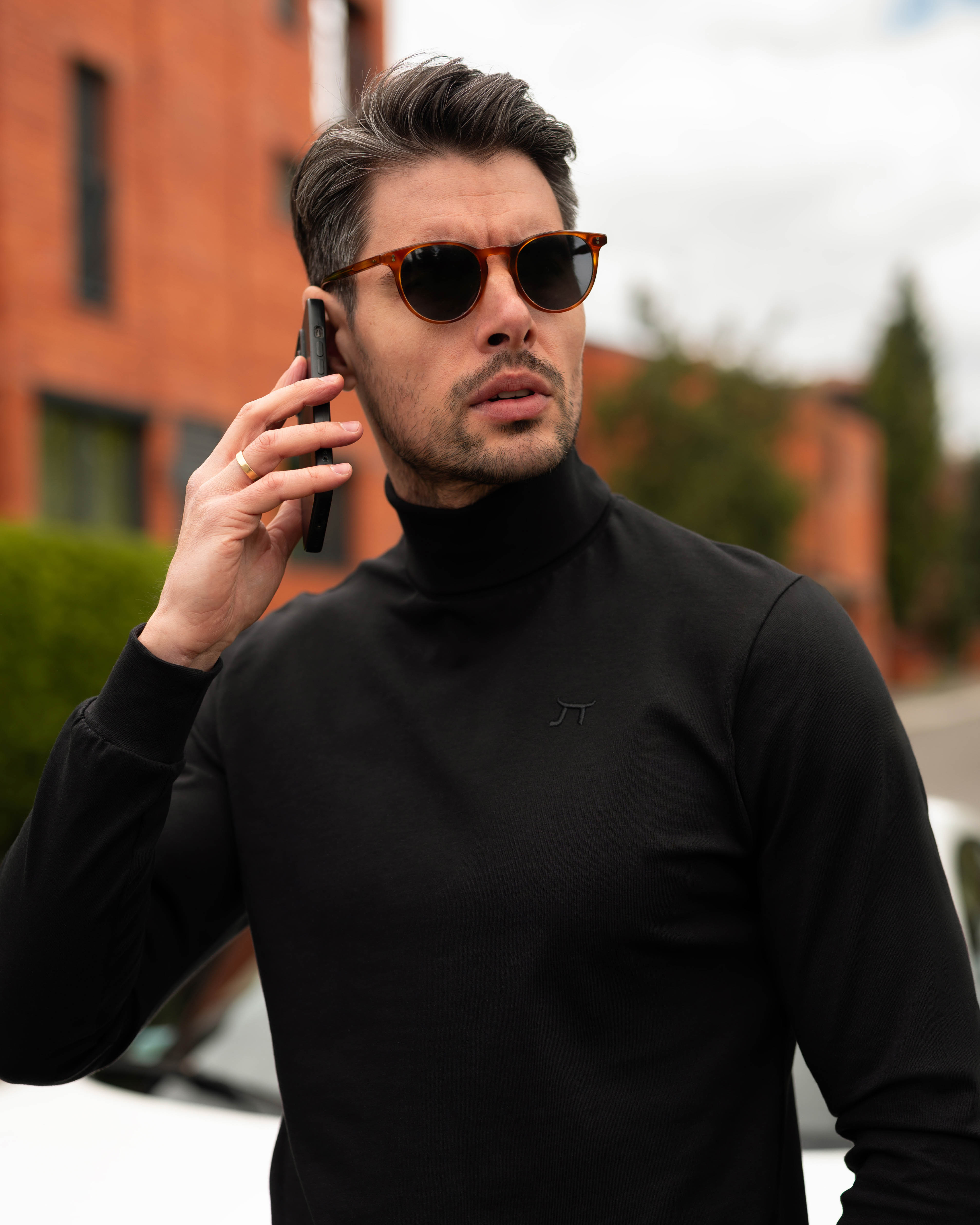 LAZARE™ ROLLNECK MAJESTÉ - BLACK