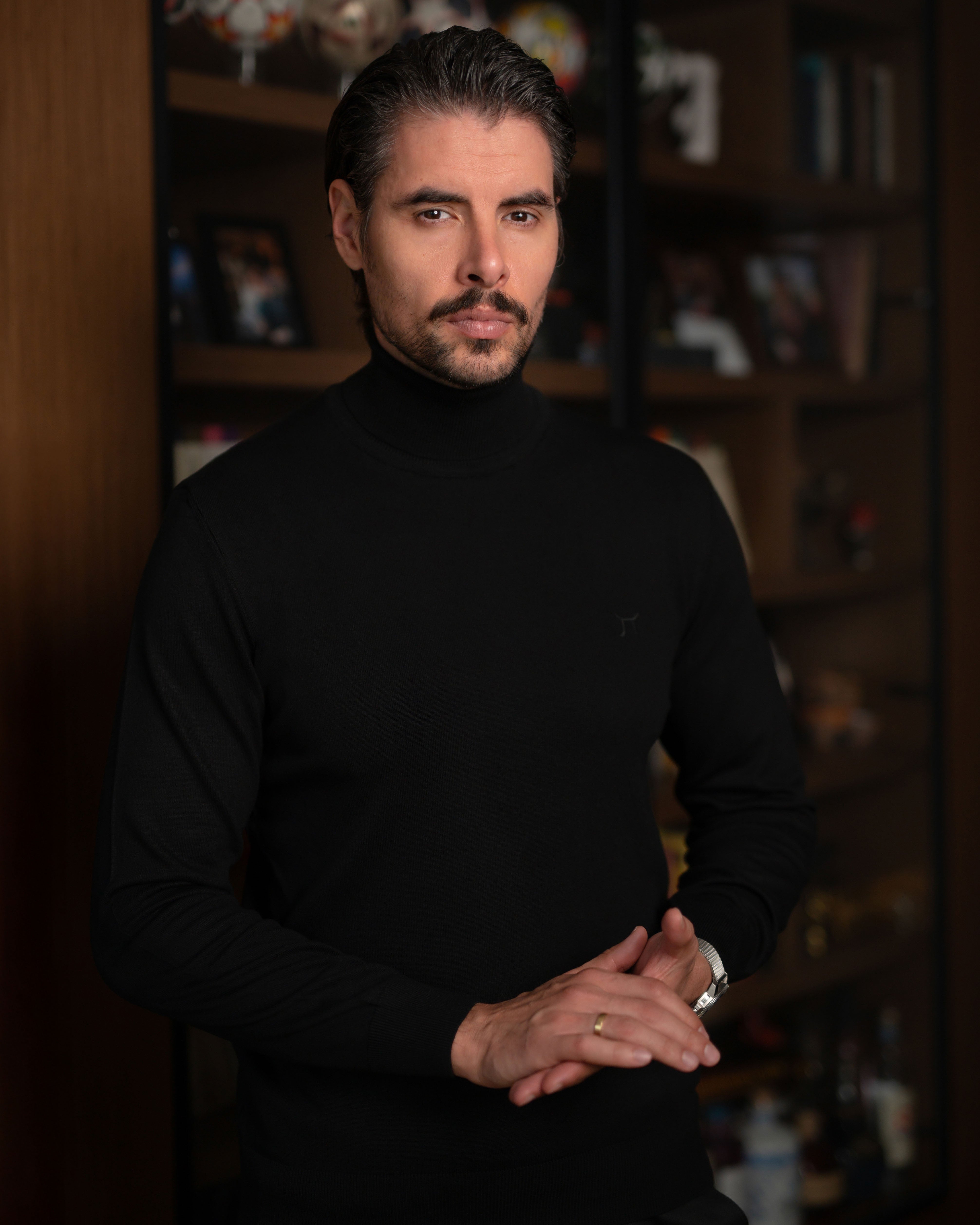 LAZARE™ CLASSIC ROLLNECK - BLACK