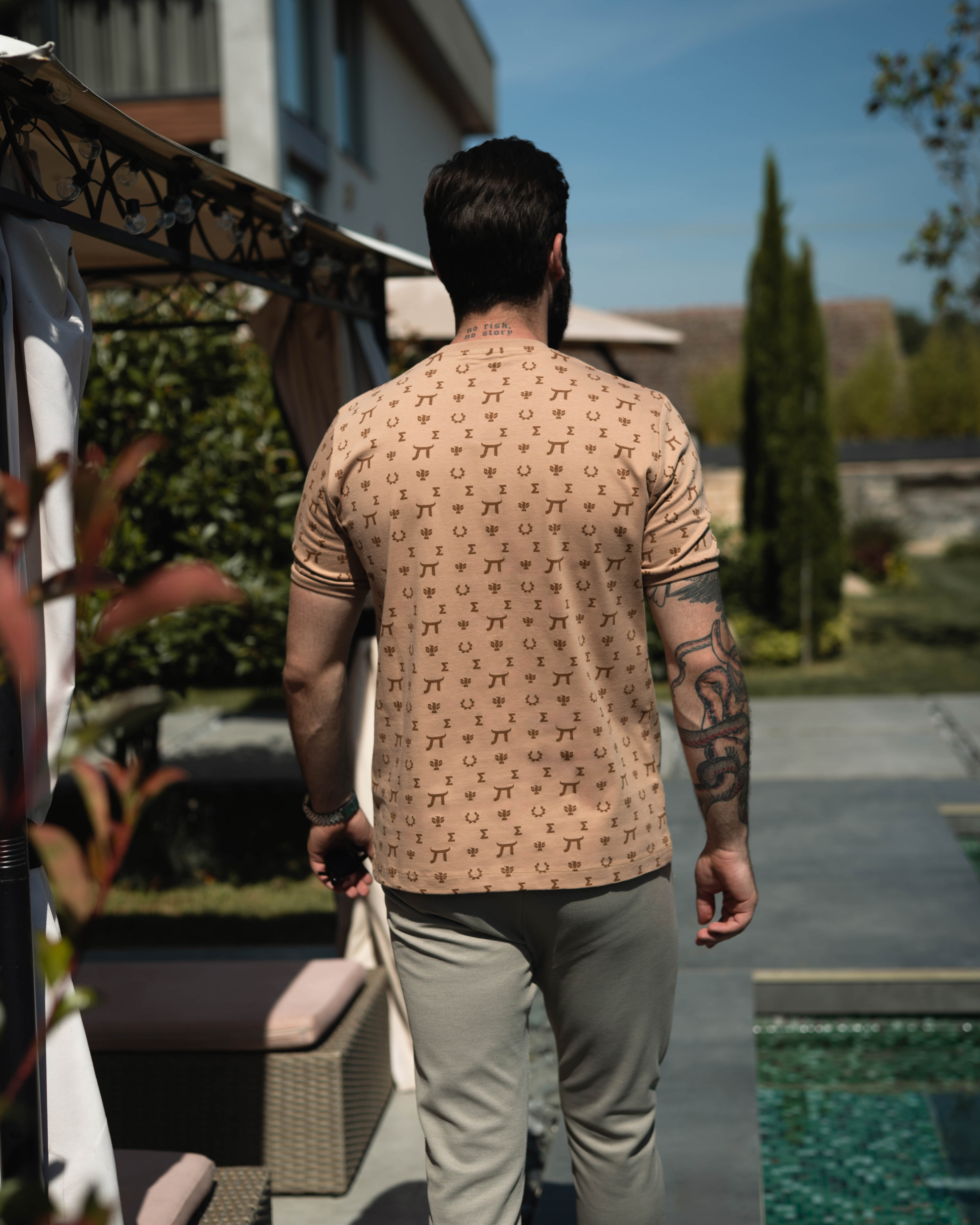 LAZARE™ DESIGNER T-SHIRT - SAND CHOCOLATE