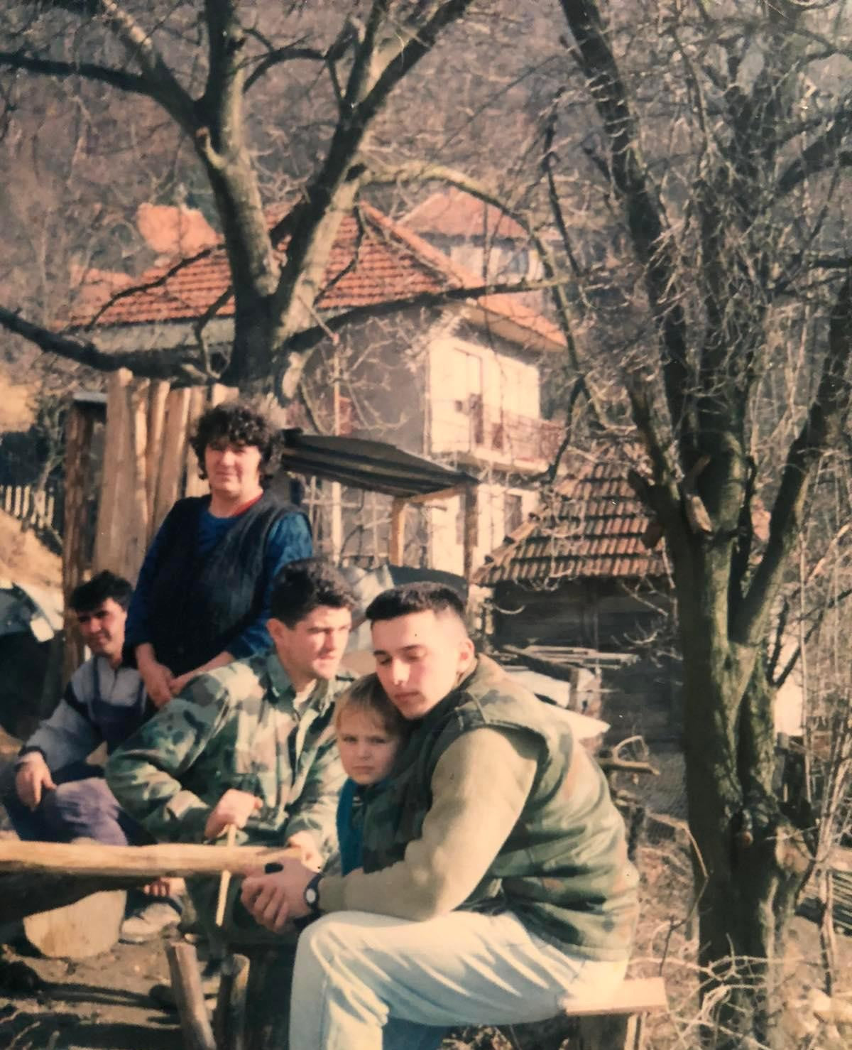 Devedesete. Sve za nas.